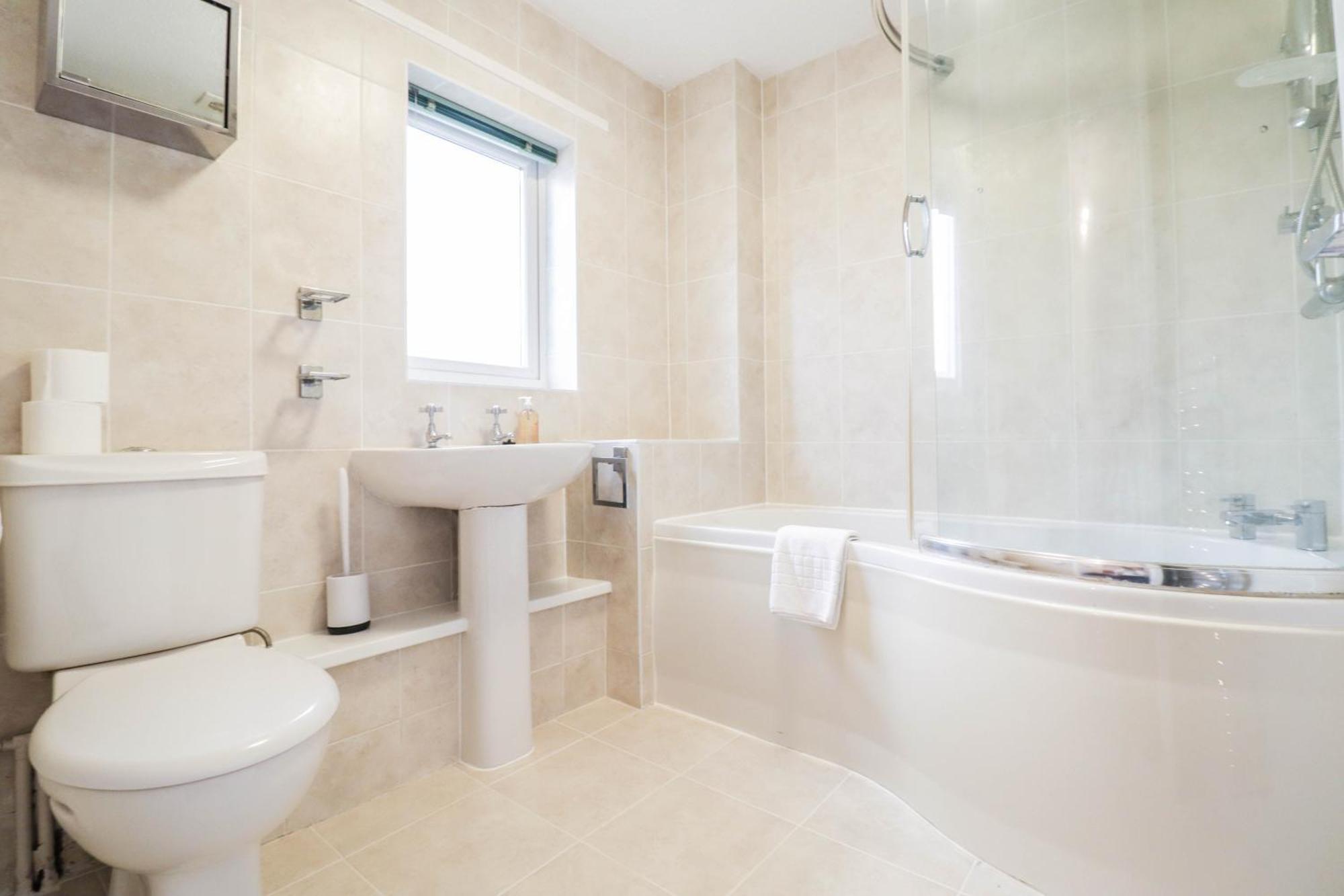 Bright And Spacious Contractor House L Parking! Borehamwood Buitenkant foto