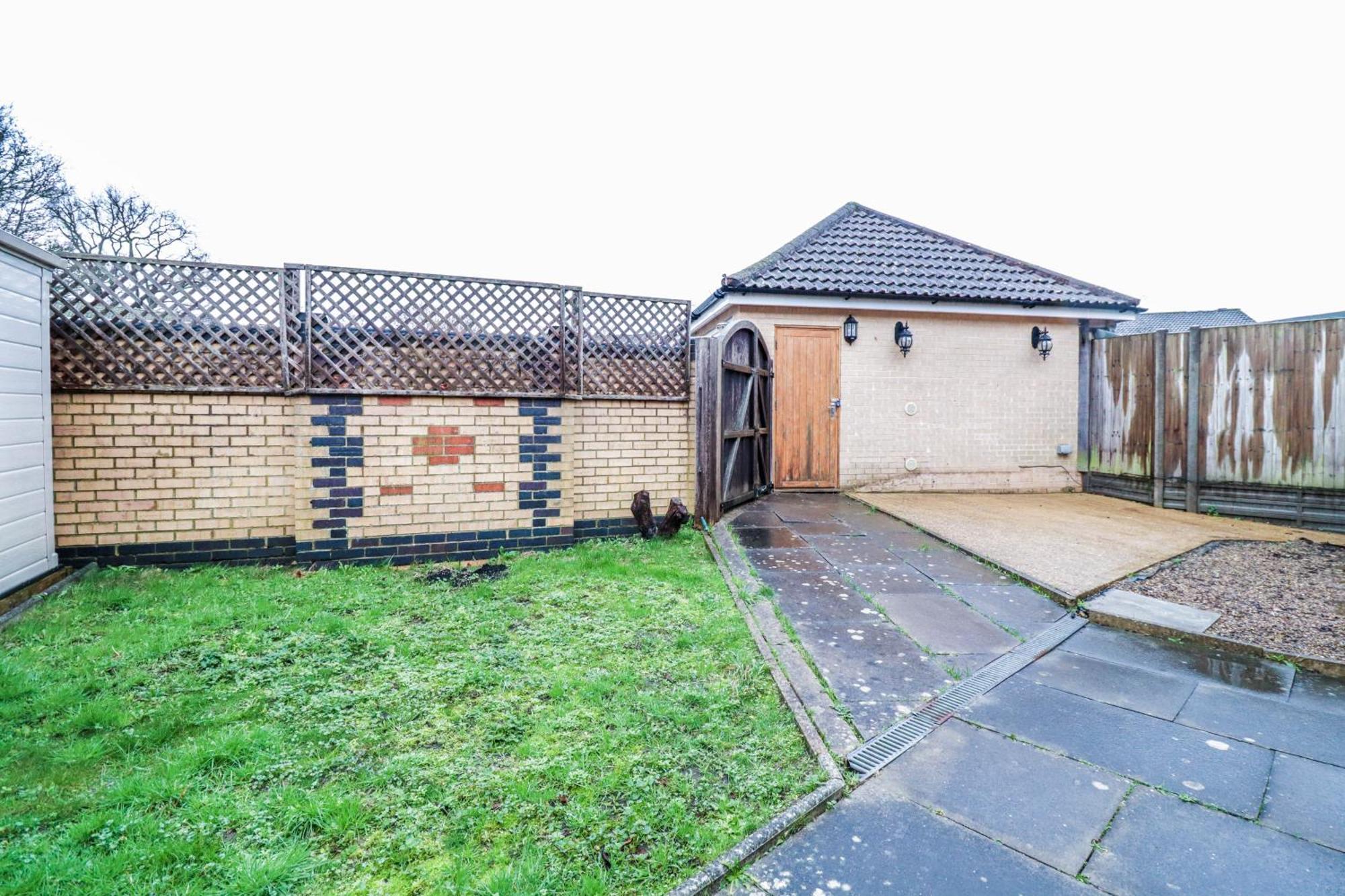 Bright And Spacious Contractor House L Parking! Borehamwood Buitenkant foto
